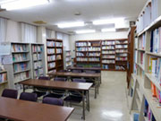 1F:図書館